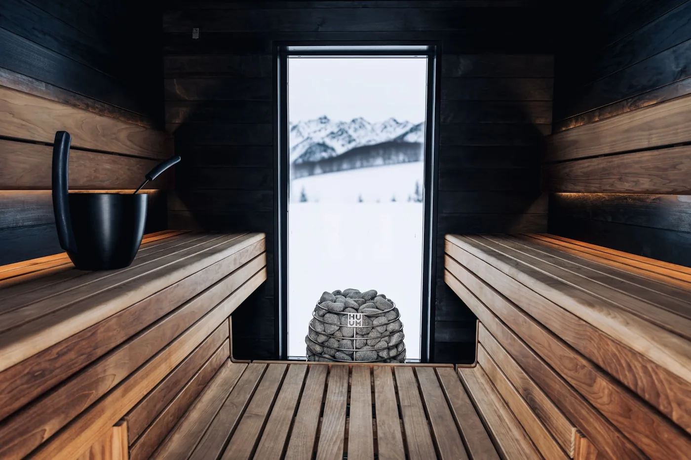 Recovery suite with sauna, cold plunge and hot tubs
